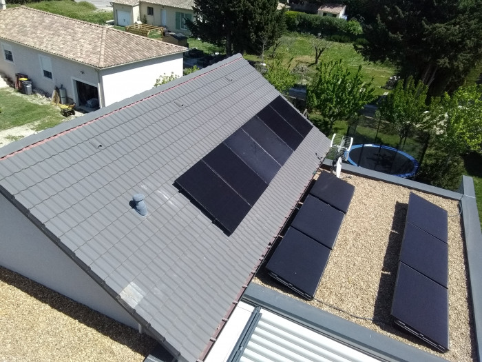 Anéo installation de panneaux solaires hybrides photovoltaïques Hérault 34 Gard 30