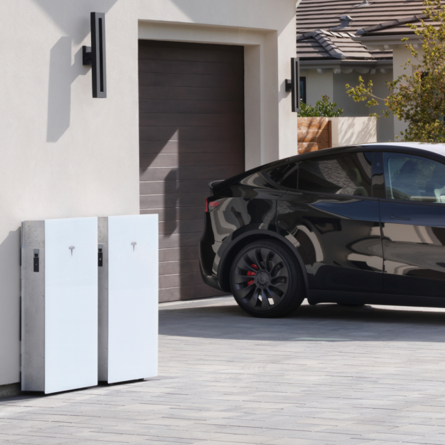 An�o Tesla partenariat ecosysteme borne de recharge batterie model y model 3 performance FSD h�rault 34
