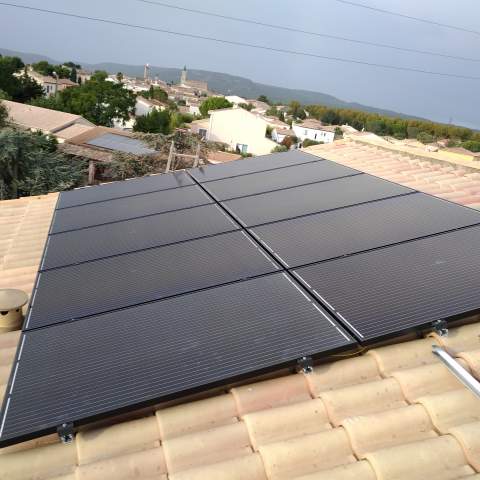 Installation de panneaux photovoltaques  Mireval