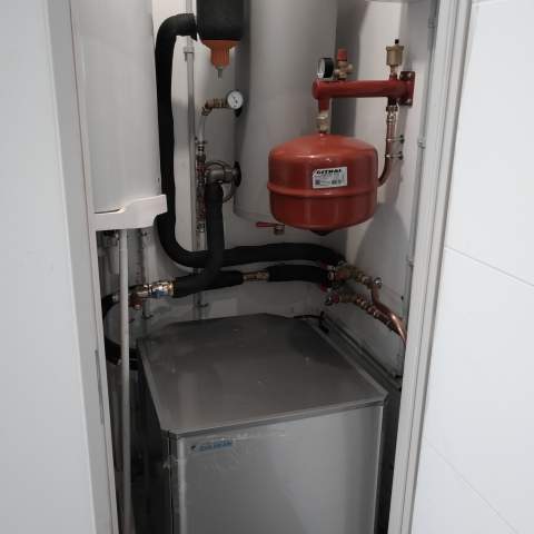 Installation d'une pompe à chaleur air/eau à Aigues-Mortes